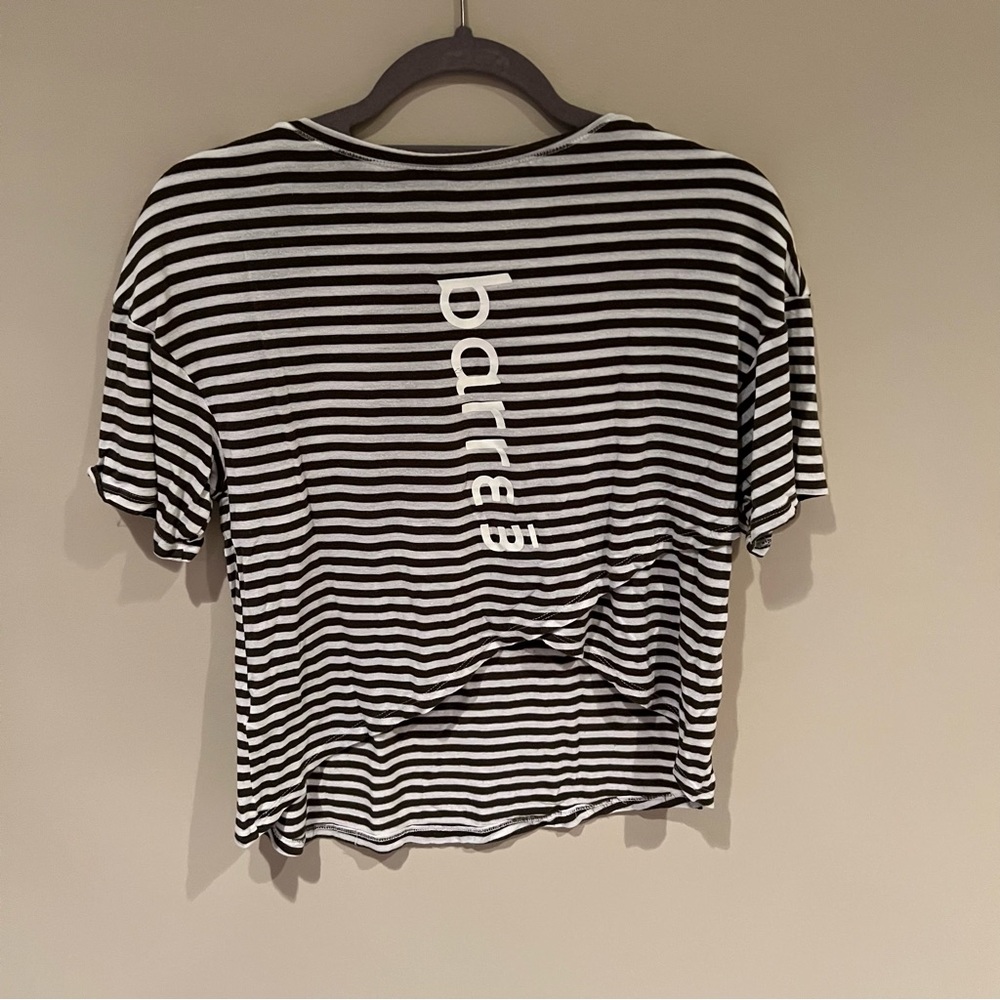 Barre3 Striped Charcoal Gray & White Crewneck T-Shirt | M